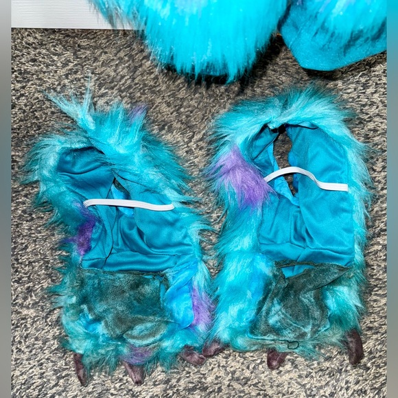 Size large hooded Disney Pixar’s Monsters, Inc. Sulley Costume for Adults - Picture 7 of 11